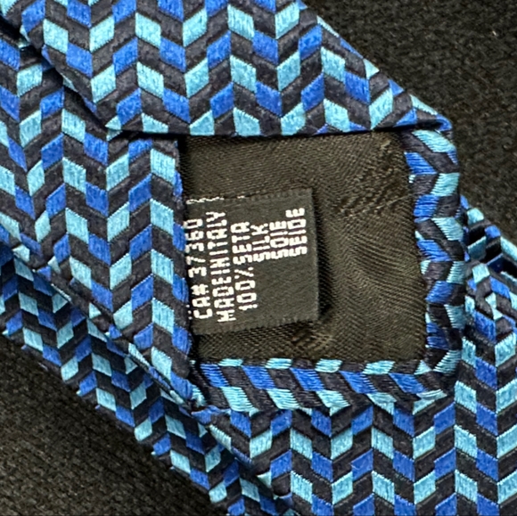 NWOT EMPORIO ARMANI 👔 100% Silk ◇ Blues And Black Patterned Men's Tie - Picture 3 of 4